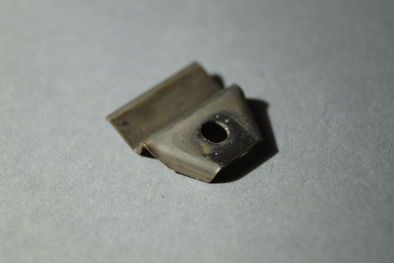 #061 Metal Spring Bracket Type B, for holding Lens #44