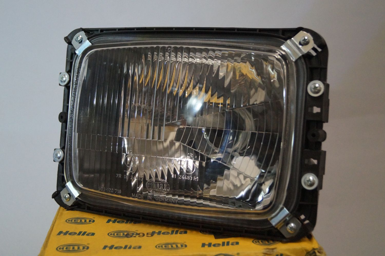 #030 Lampunit Headlight Hella, Left, Duplo