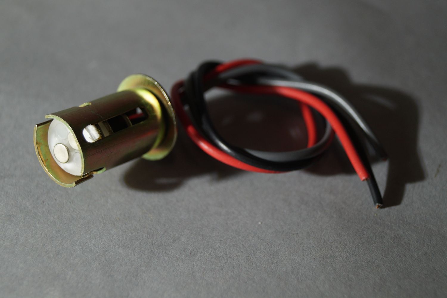 #150 Universal socket for lightbulb (3 wires)