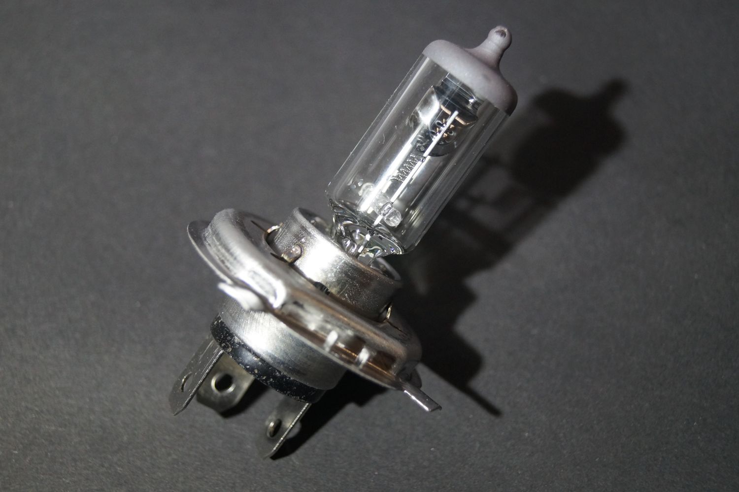 #053 H4 Head light light Bulb 12v / 24v