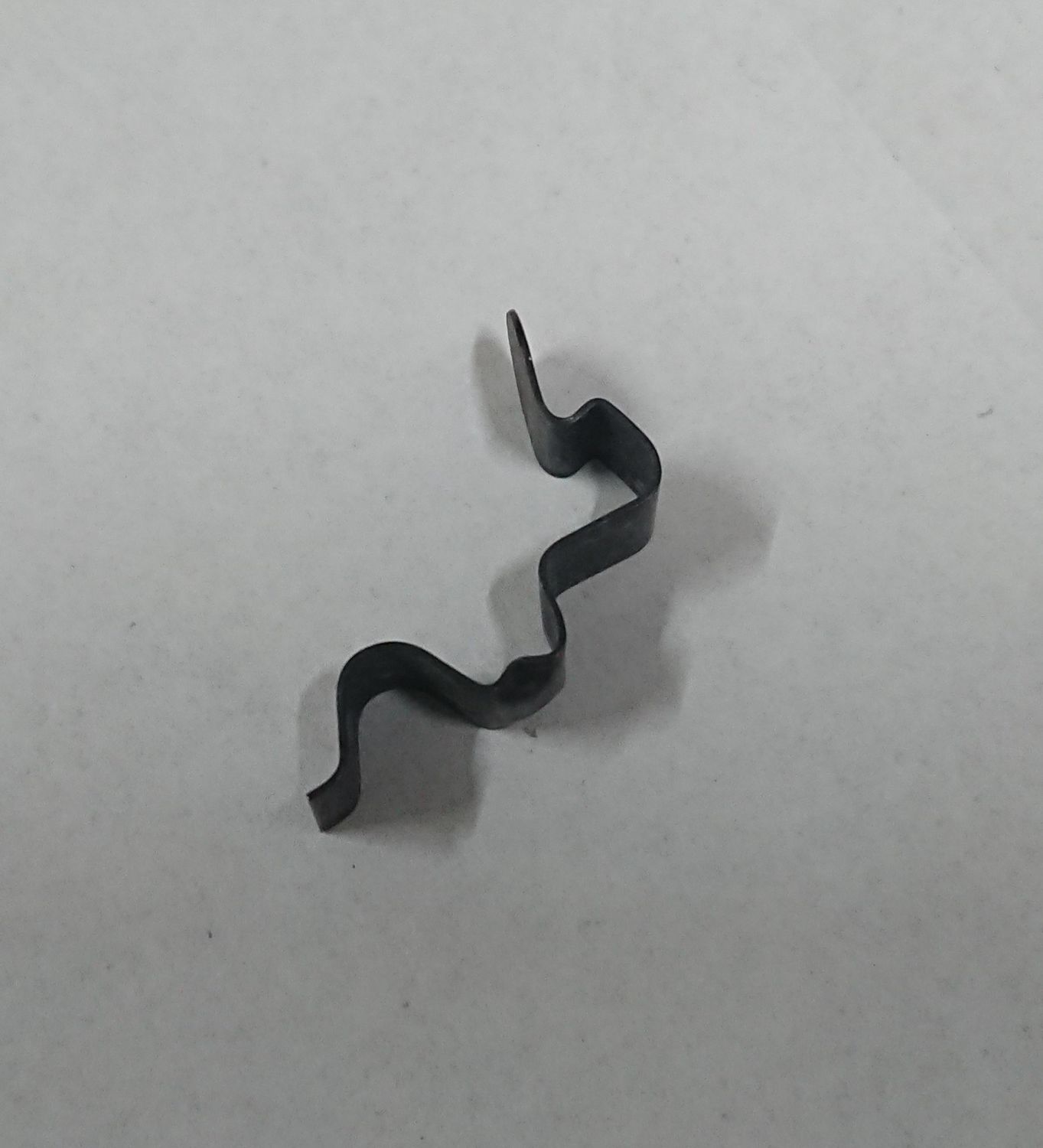 Clip for bowden cable on heater valve &amp; controlpanel