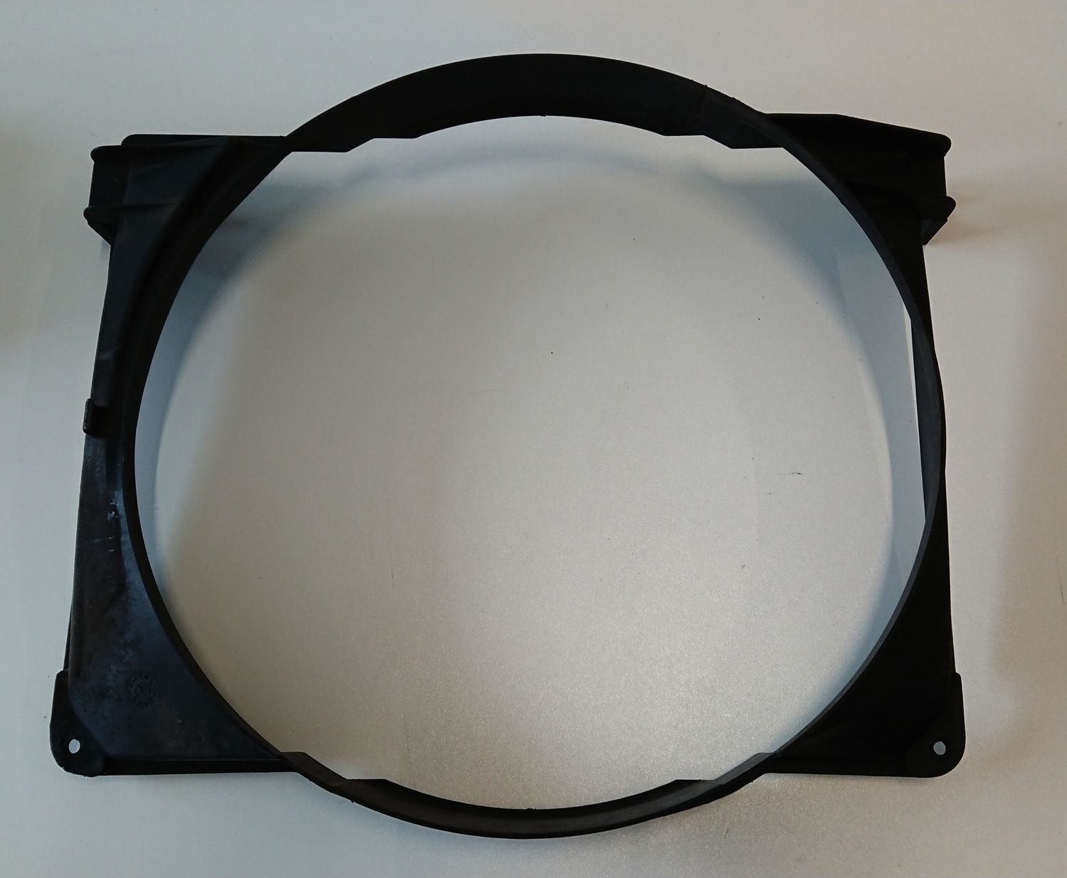 #040 Radiator cooling Fan Shroud / Cover / Tunnel