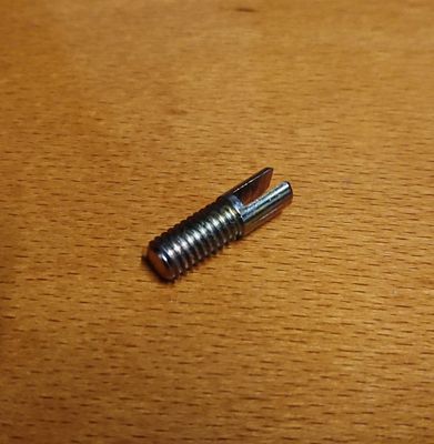 #117 Threaded rod holding fuel filter on fuel pump OM314 &amp; OM352