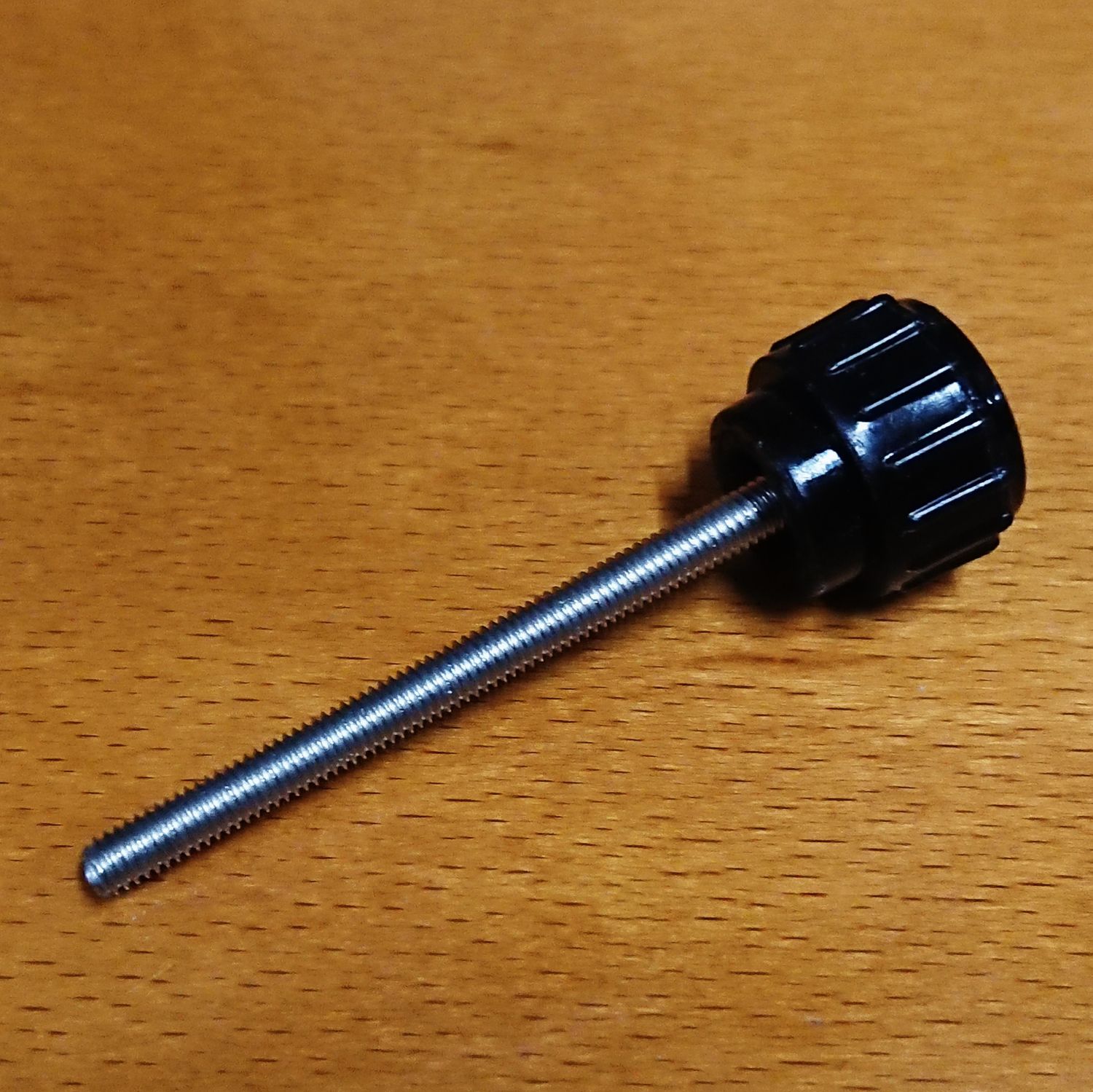 #844 Bolt / Screw for fuse box cover on top of dashboard, first generation