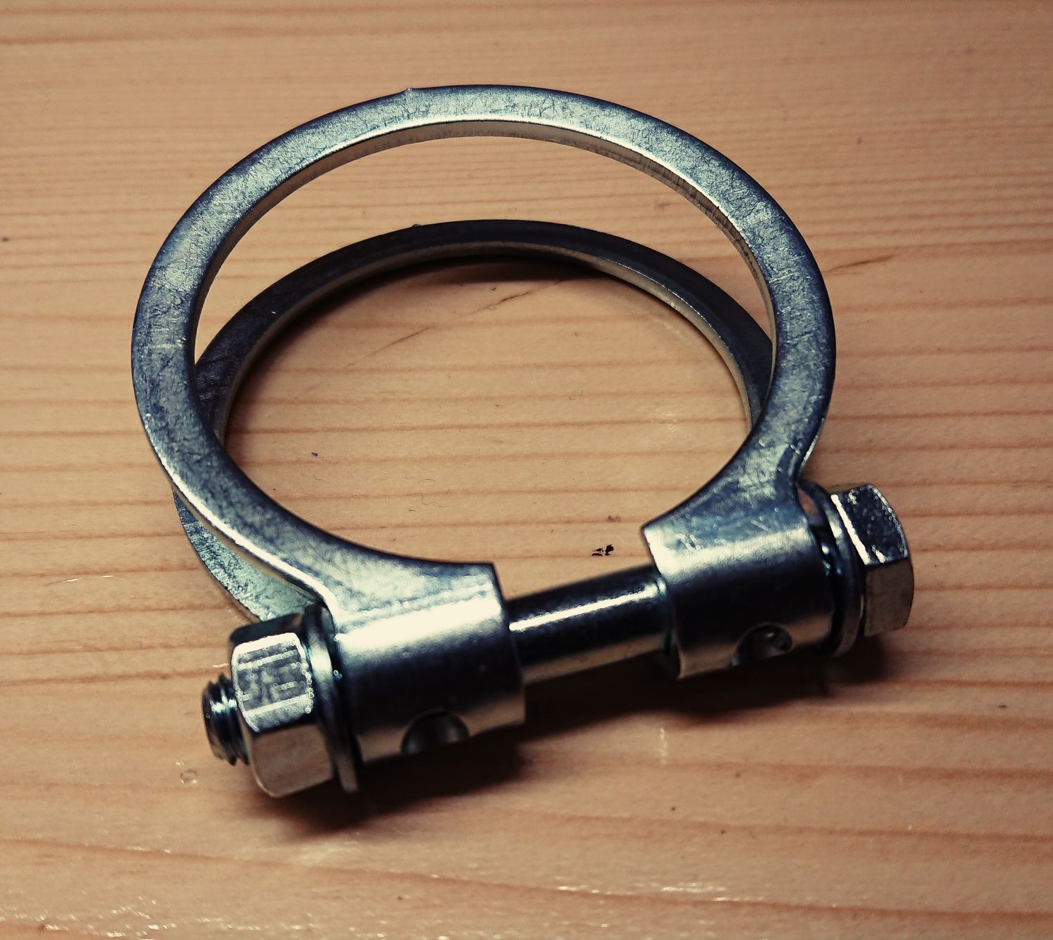 #023 Clamp for connecting exhaust muffler to exhaust pipes