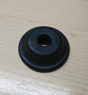 #009 Rubber Engine support, chassis to engine