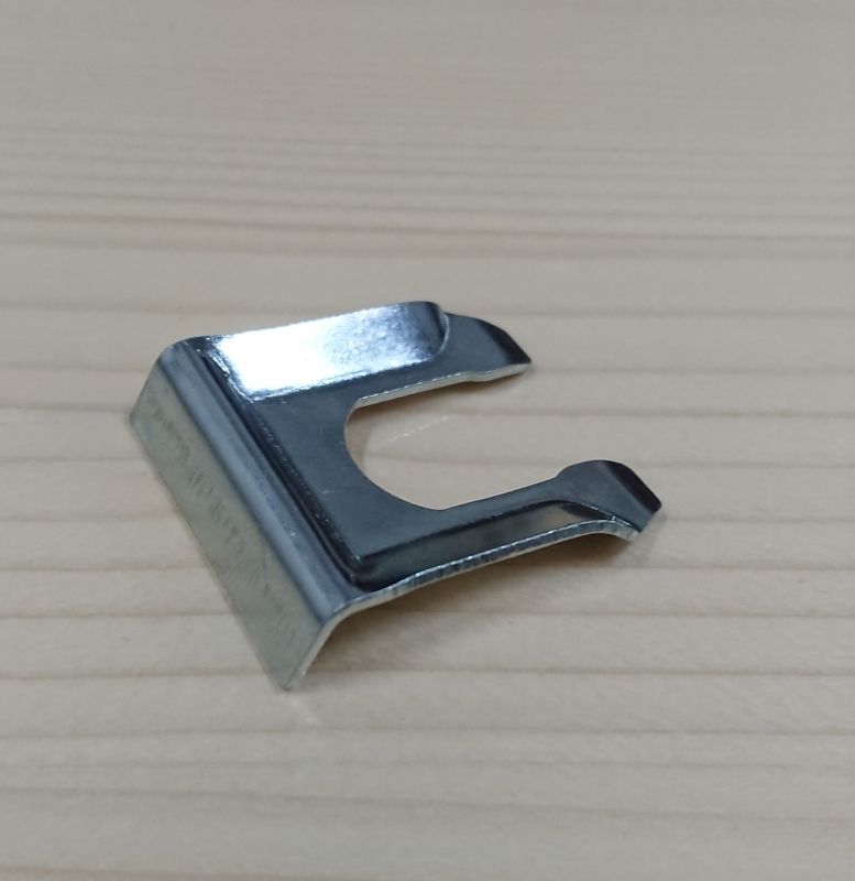 #068K Clip for securing hydraulic clutch pipe / hose
