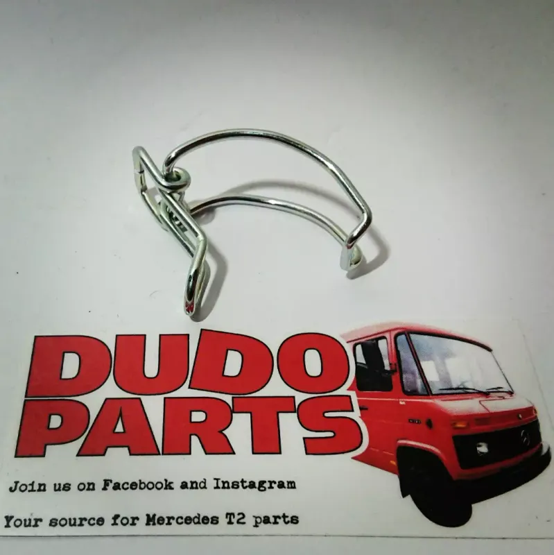 #020 Clip for Air filter Housing on 407D / OM616