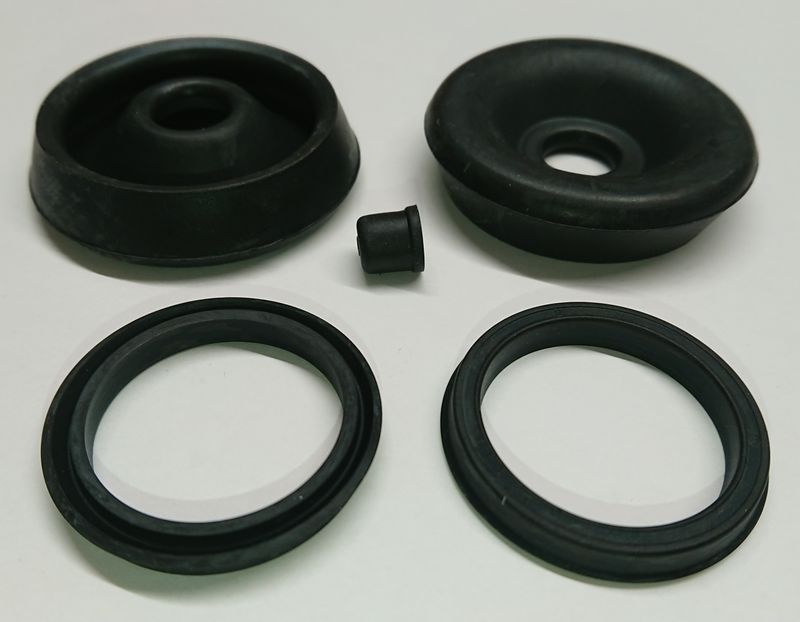 #044 Brake cylinder 38mm repair kit, for air-pressure supported hydraulic drum brake on 613D