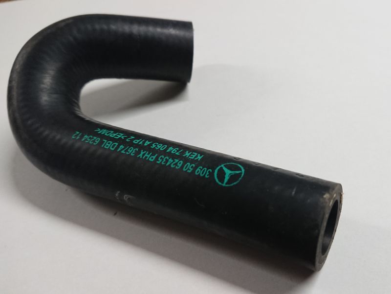 #057 Hose from Engine to Dashboard Heat Exchanger / U-Shaped heating water line