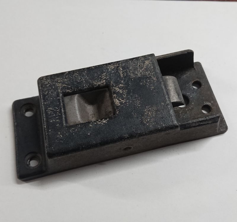 #050 Door lock for 270° hinge mechanism