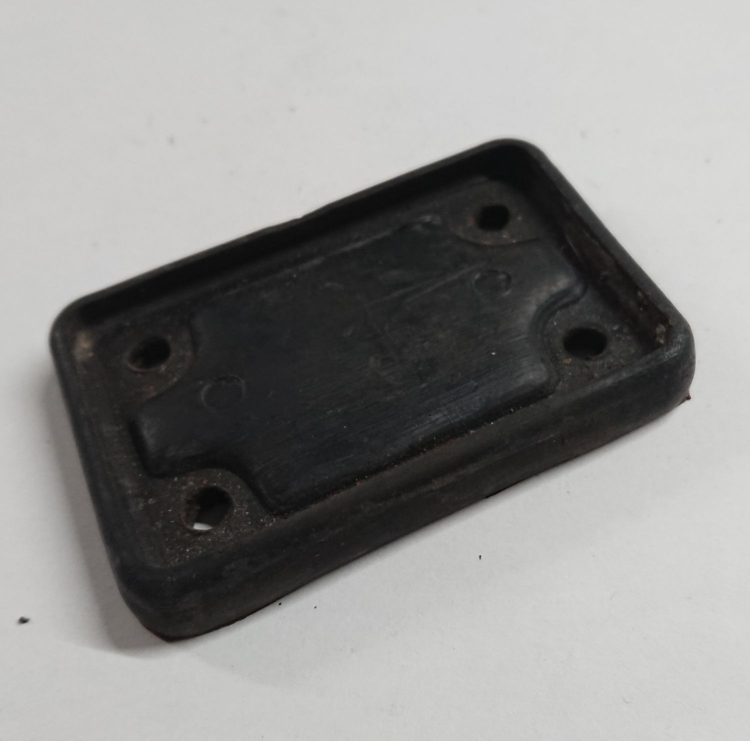 #053 Seal under door catcher for 270° hinge mechanism