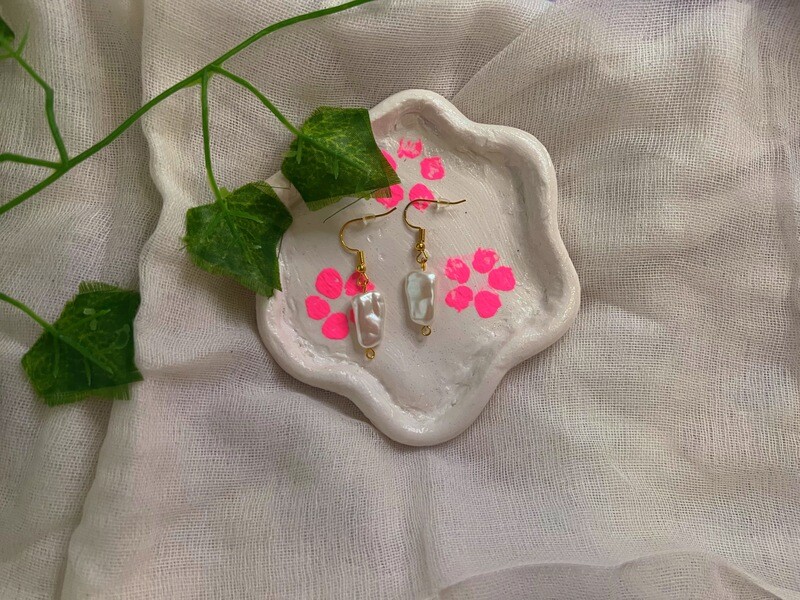 Pearly elegance