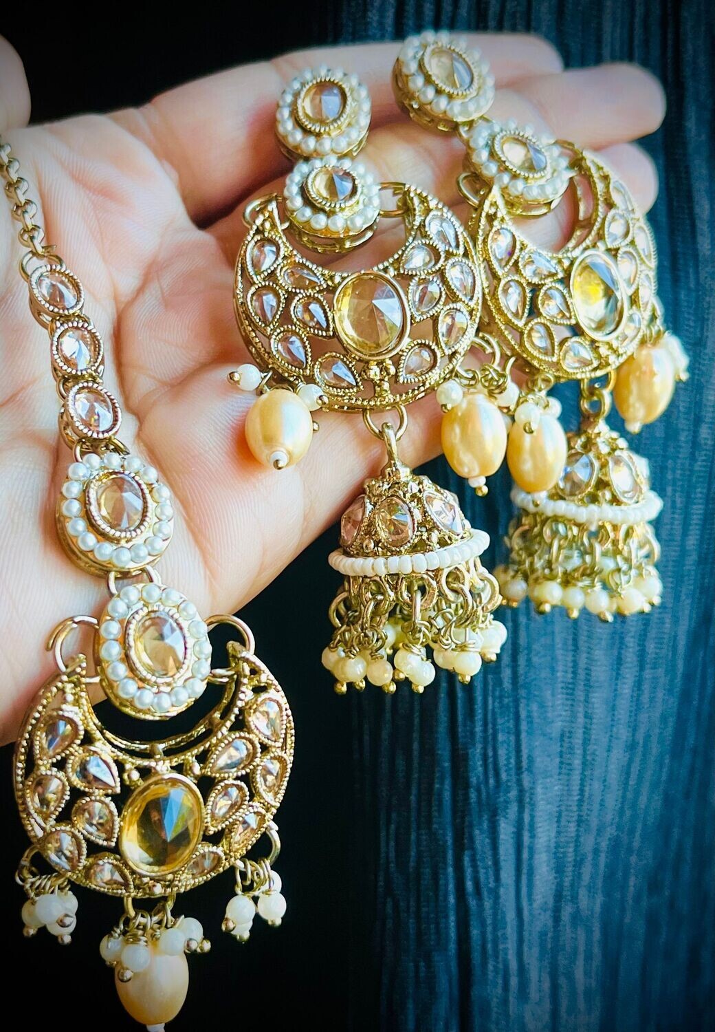 ANJU GOLD POLKI JHUMKA WITH TIKA