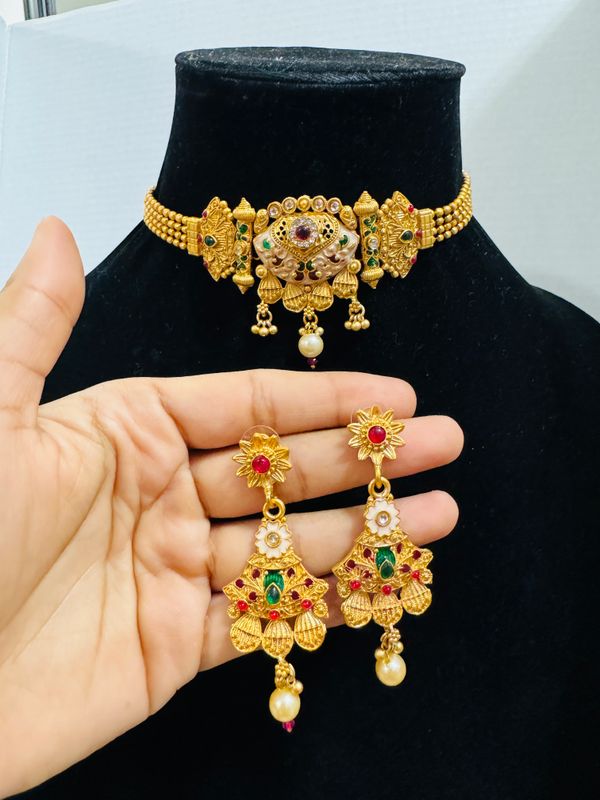 Meena Choker Set With Earrings