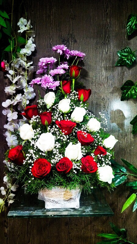 Colorful  Red Rose &amp; White Rose Basket