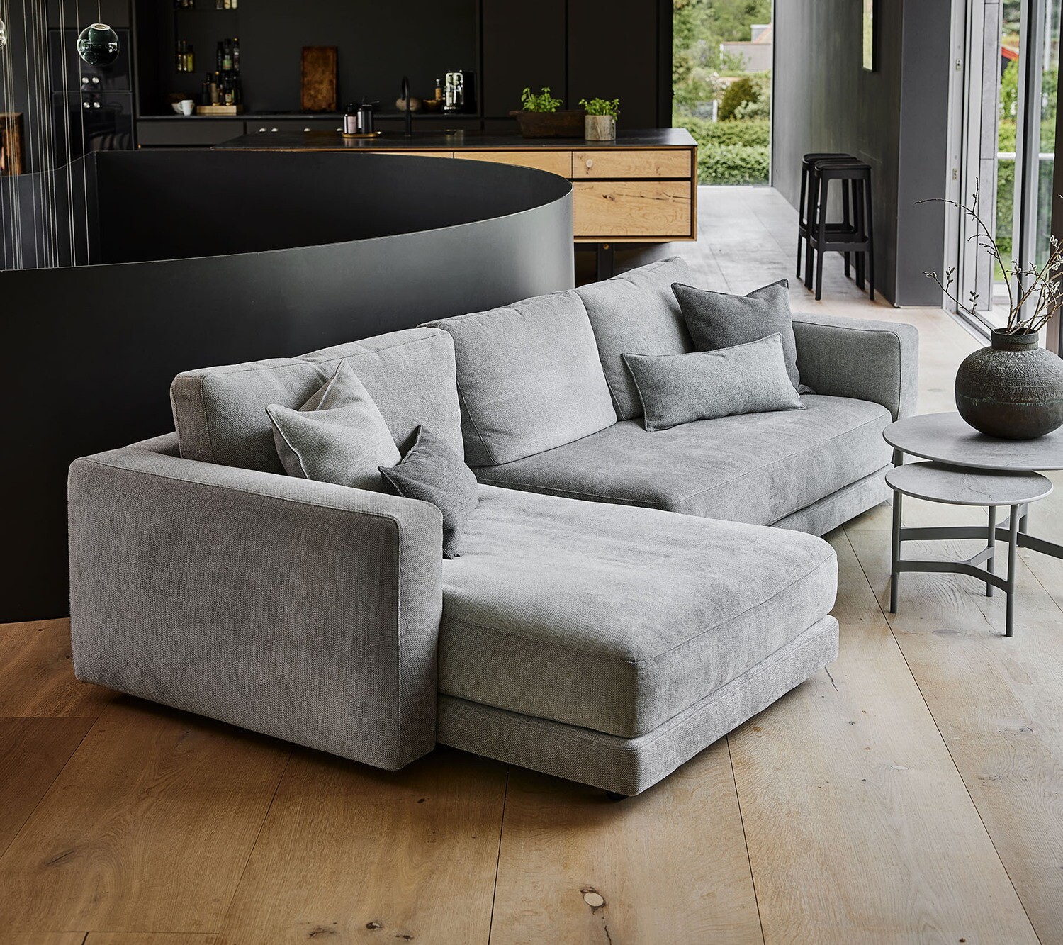 Scale 2-Sitzer Sofa m/single Daybed und Armlehne