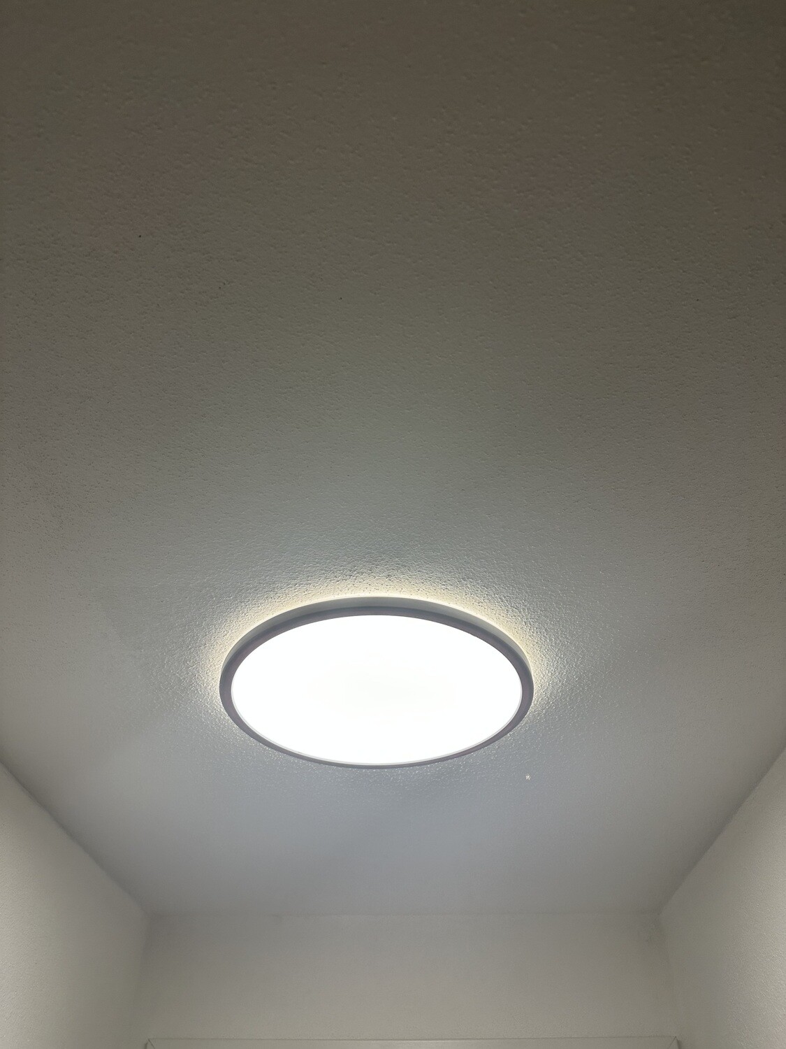 Slim Disk M weiss Ø 35cm, Höhe nur 2,5 cm  LED
