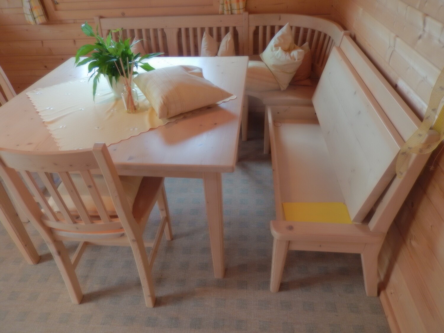 Sitzgruppe aus Holz AUSSTELLUNGSSTÜCK
