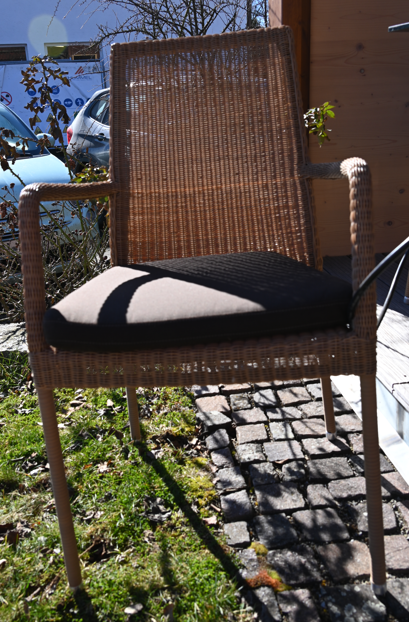 Cane-line Newman Stühle mit Avenue Tisch AUSSTELLUNGSSTÜCK