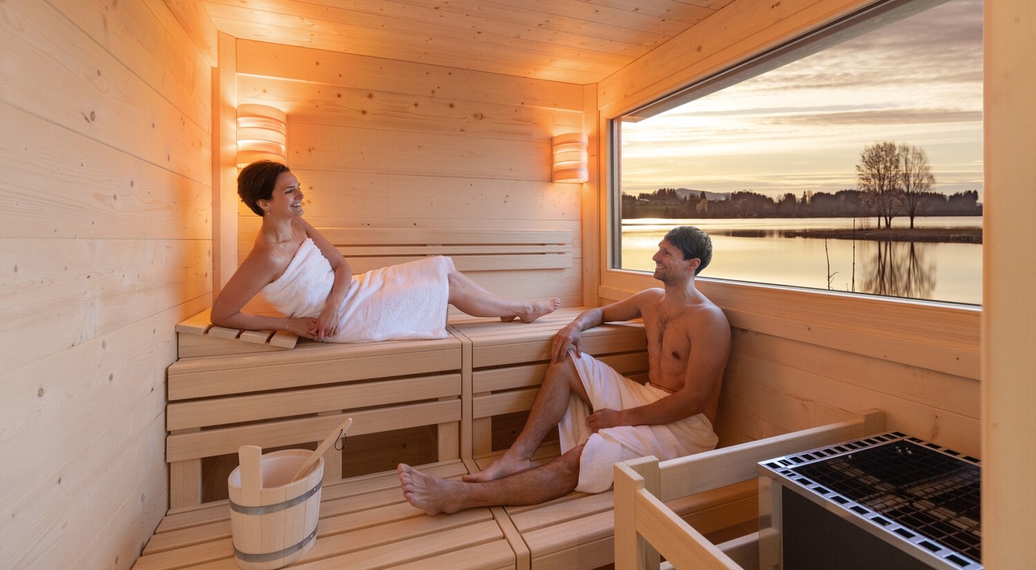 Tinysauna – Kompakt-Saunahaus vormontiert auf 6 m Basis, EOS-Technik &amp; sofort verfügbar