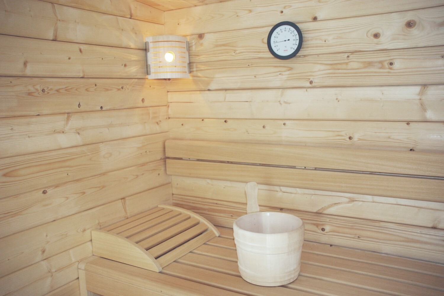 Saunahaus „Helsinki“ mit Vorraum – Gartensauna als Messehaus / Vorlaufhaus