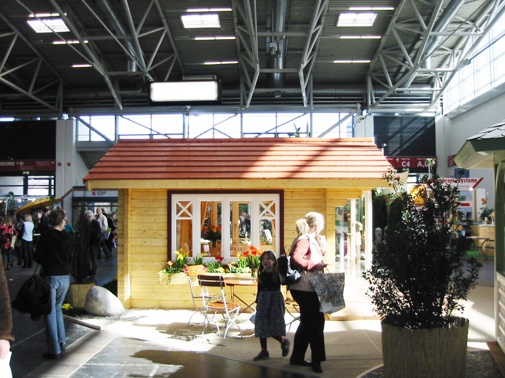 Messehaus „Teichblick“ – Gartenhaus 330 × 330 cm mit Ziegeldach &amp; Fensterfront