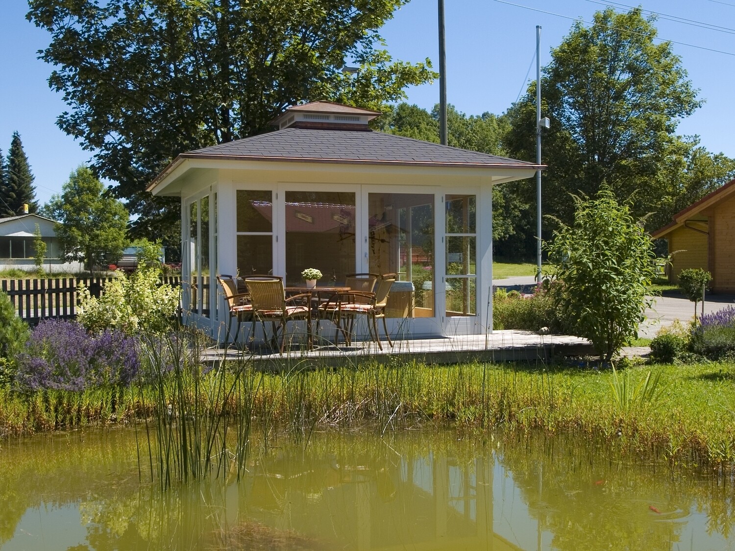 Gartenhaus „New Spa“ – Musterhaus 380 × 380 cm mit Thermowand &amp; Wenge-Boden