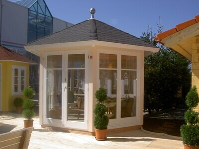 Messehaus afa Augsburg: 6-Eck Gartenpavillon Eleganz Ø 350 cm | Vorlaufhaus isoliert Messehaus afa Augsburg: 6-Eck Gartenpavillon Eleganz Ø 350 cm | Vorlaufhaus isoliert
