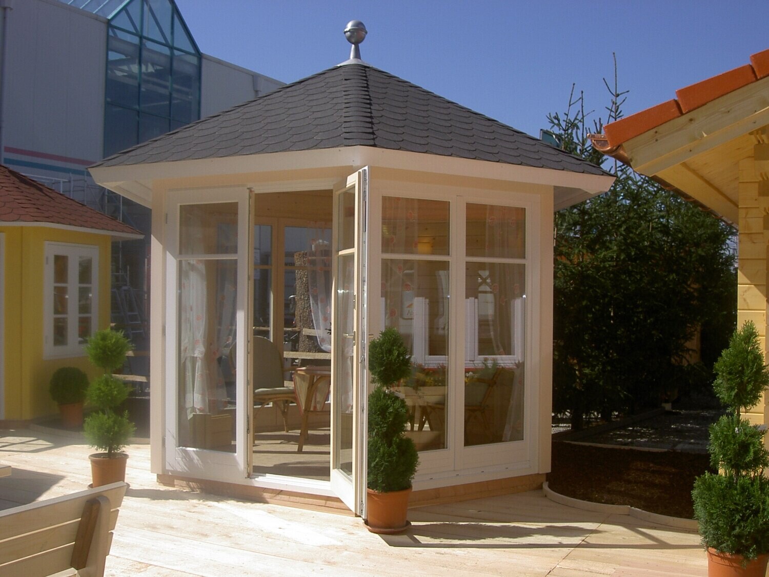 Messehaus afa Augsburg: 6-Eck Gartenpavillon Eleganz Ø 350 cm | Vorlaufhaus isoliert