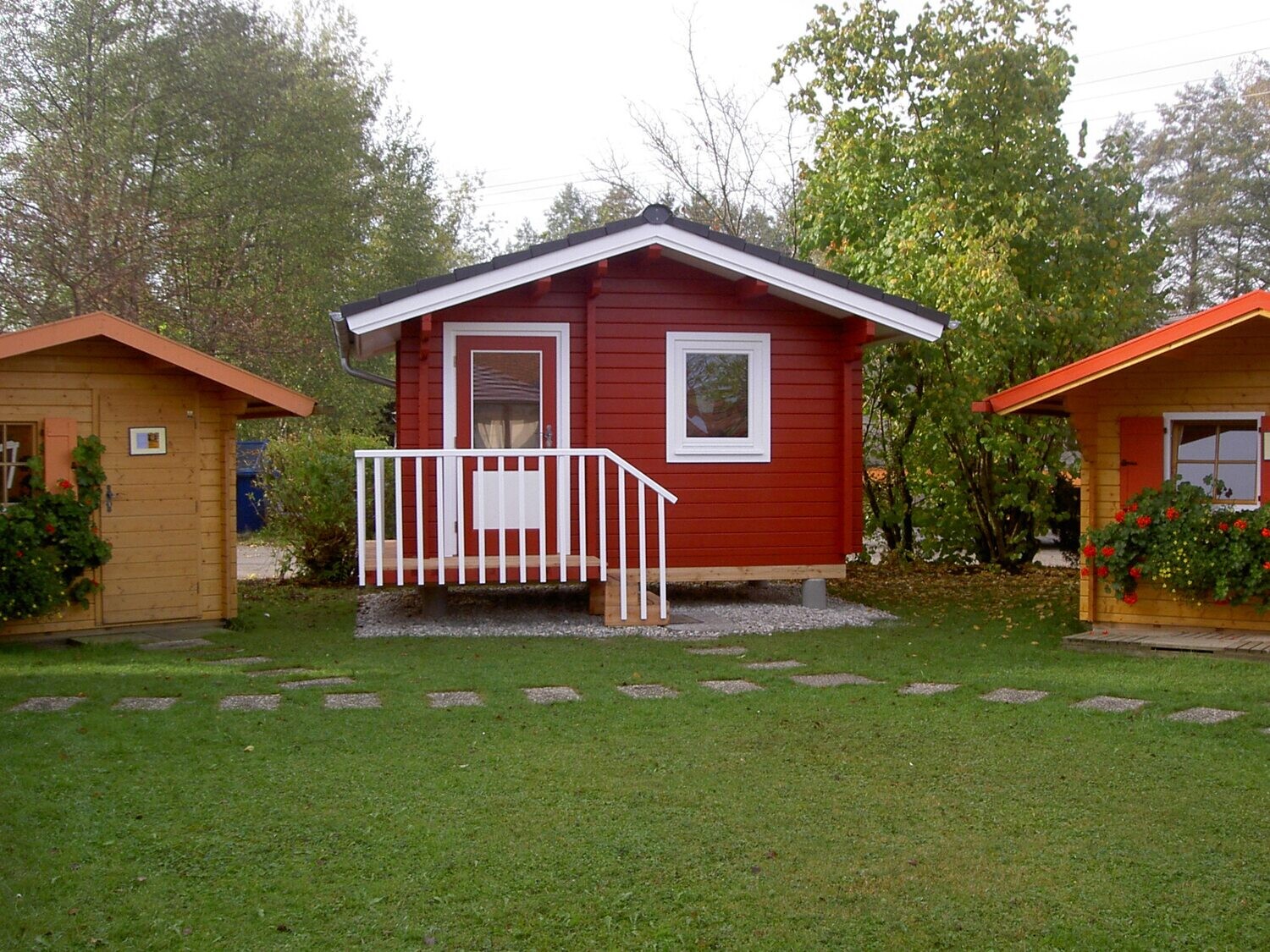 Saunahaus „Norwegen“ – Blockbohlen-Gartensauna 375 × 245 cm mit Ziegeldach