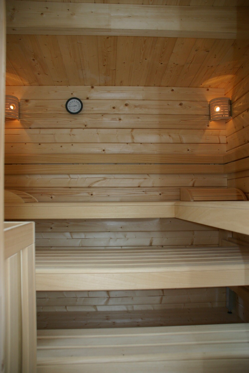 Saunahaus „Helsinki“ mit Vorraum – Gartensauna als Messehaus / Vorlaufhaus