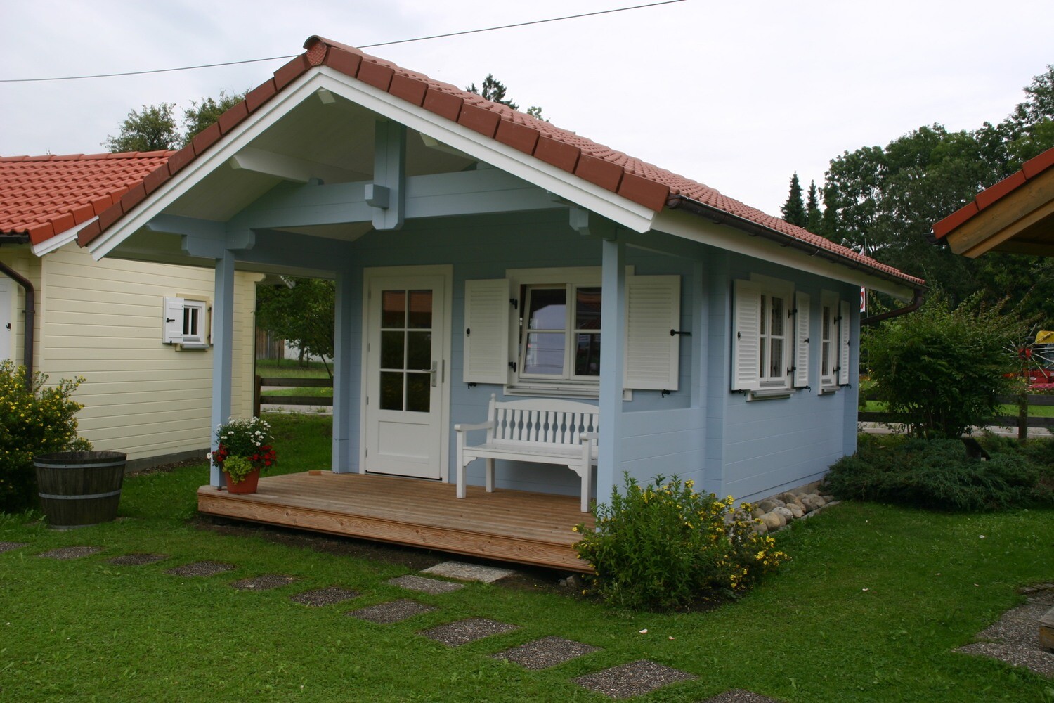 Ferienhaus „Unterföhring“ – Musterhaus 400 × 450 cm mit Ziegeldach &amp; Koje