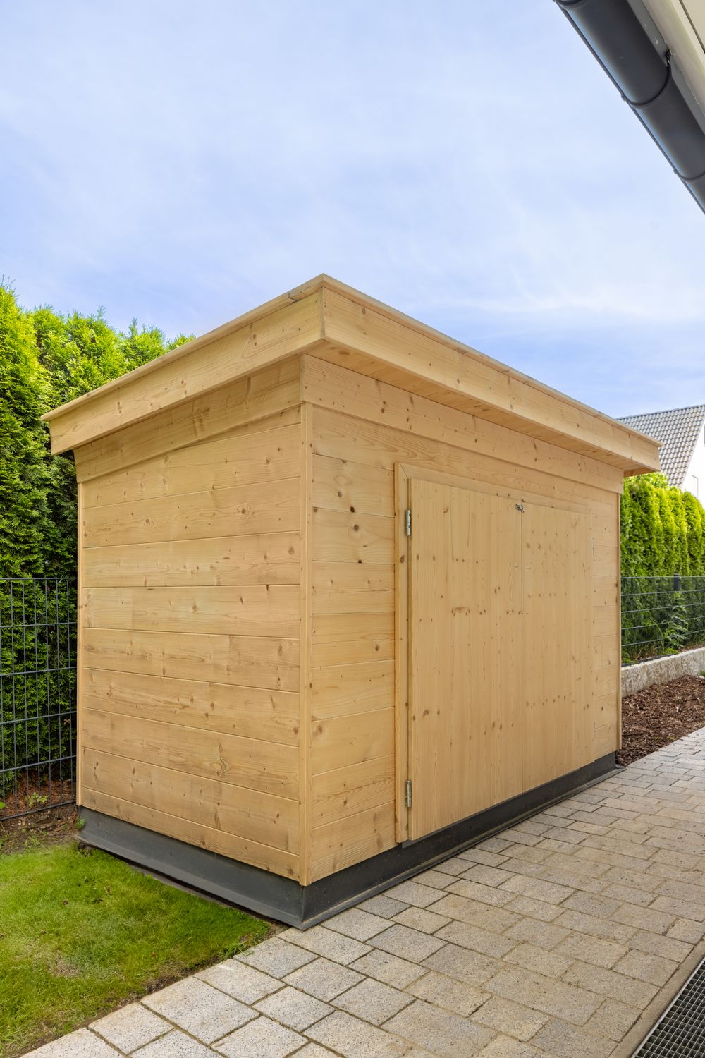 Massives Pooltechnikhaus natur, komplett montiert