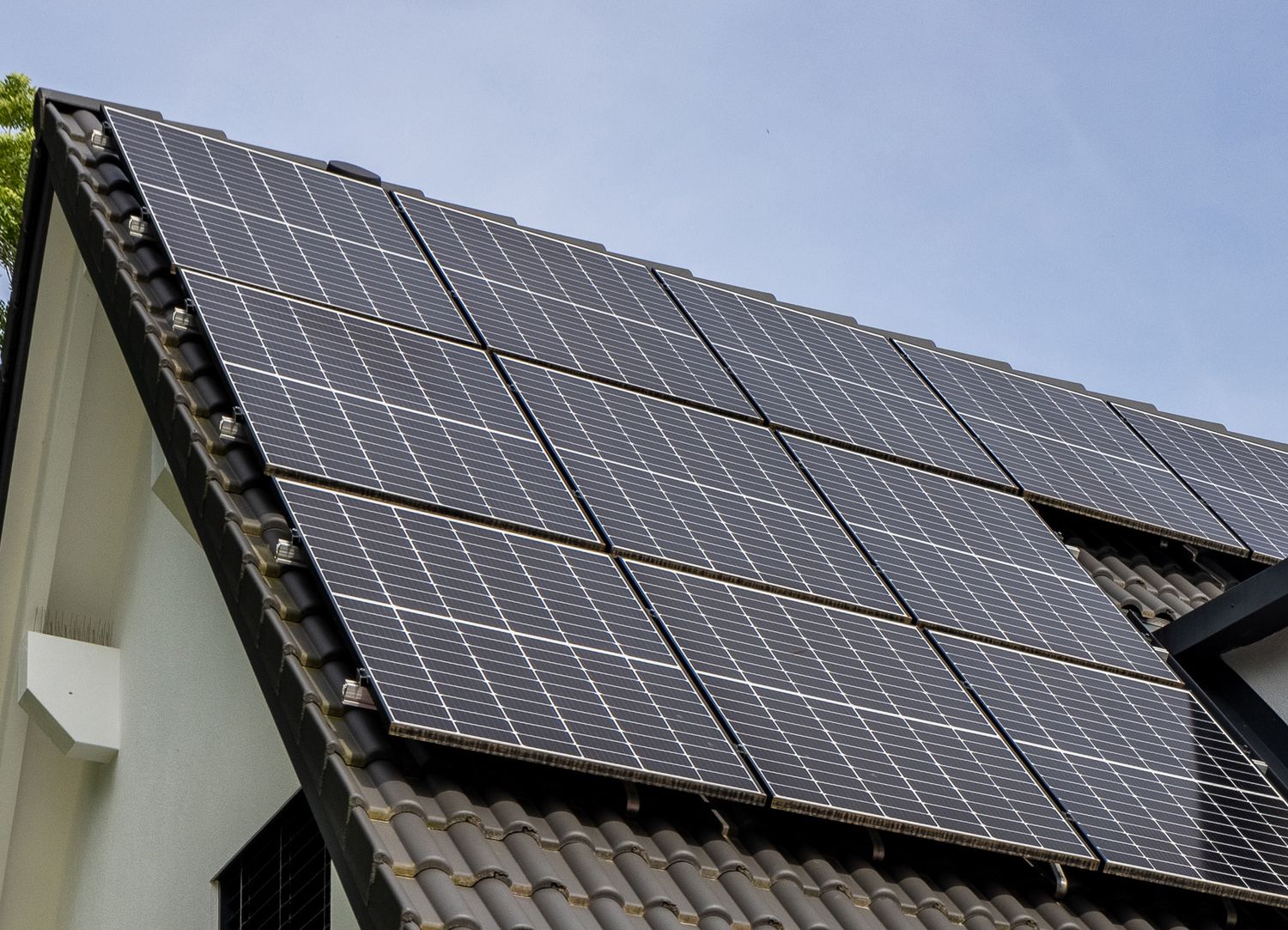 7,7 kWp Suntech – Sunwoda Photovoltaik Komplett-Paket 8/5