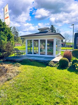 Gartenhaus „New Spa“ – Musterhaus 380 × 380 cm mit Thermowand &amp; Wenge-Boden