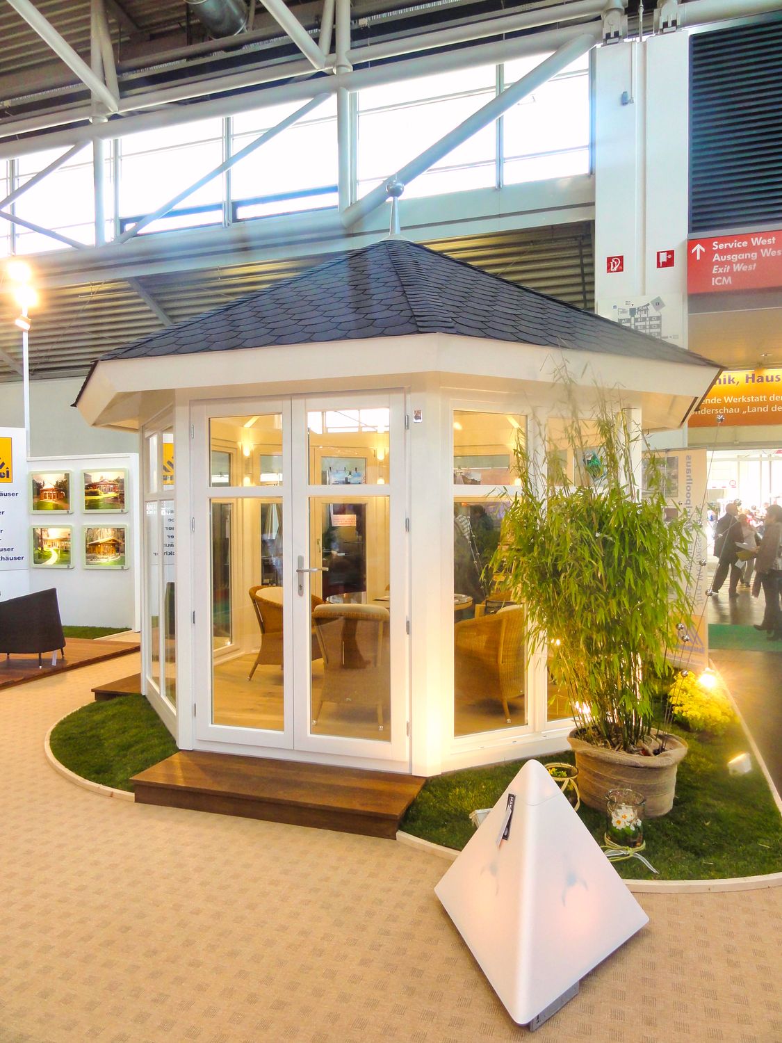 Gartenpavillon Ø 420 cm – Exklusives 8-Eck-Vorlaufhaus mit Isolierung &amp; Eichenboden