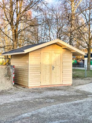Gerätehaus „Allgäu“ 300 × 300 cm – mit Satteldach &amp; Holzfassade aus Fichte