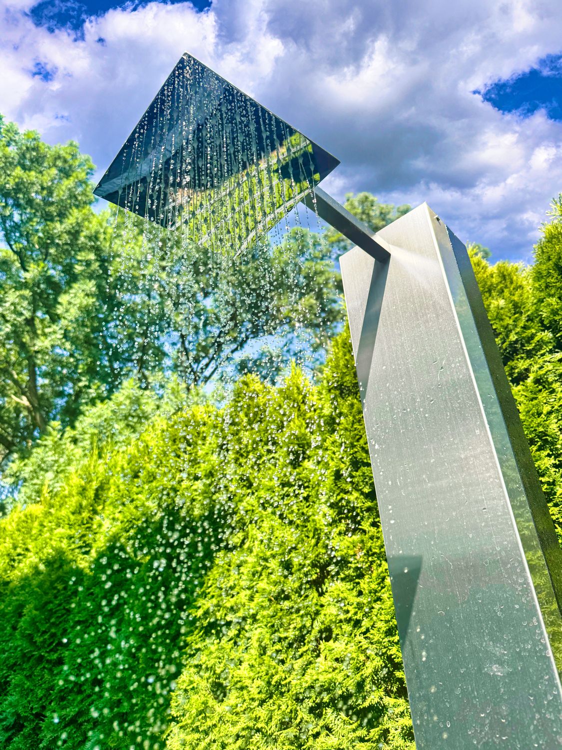 Māre Luxe – Sonnengeheizte Gartendusche aus Edelstahl