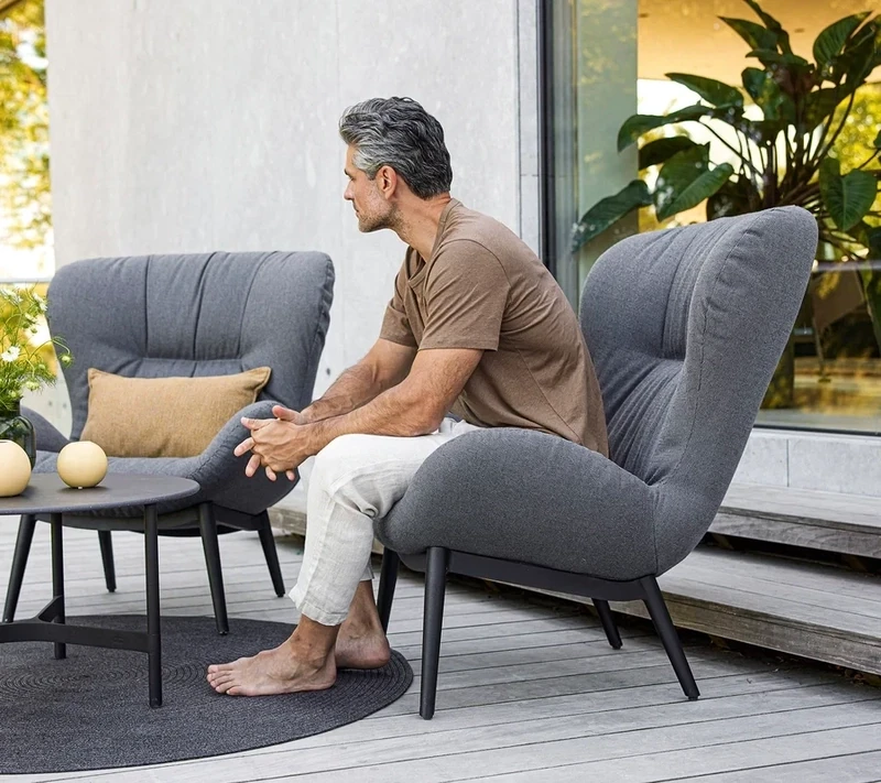 Lounge Chairs / Lounge Armchairs