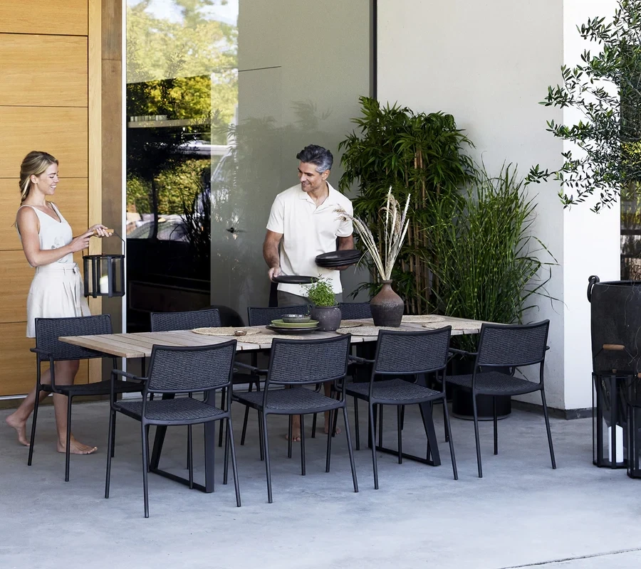 Less Dining Set 1