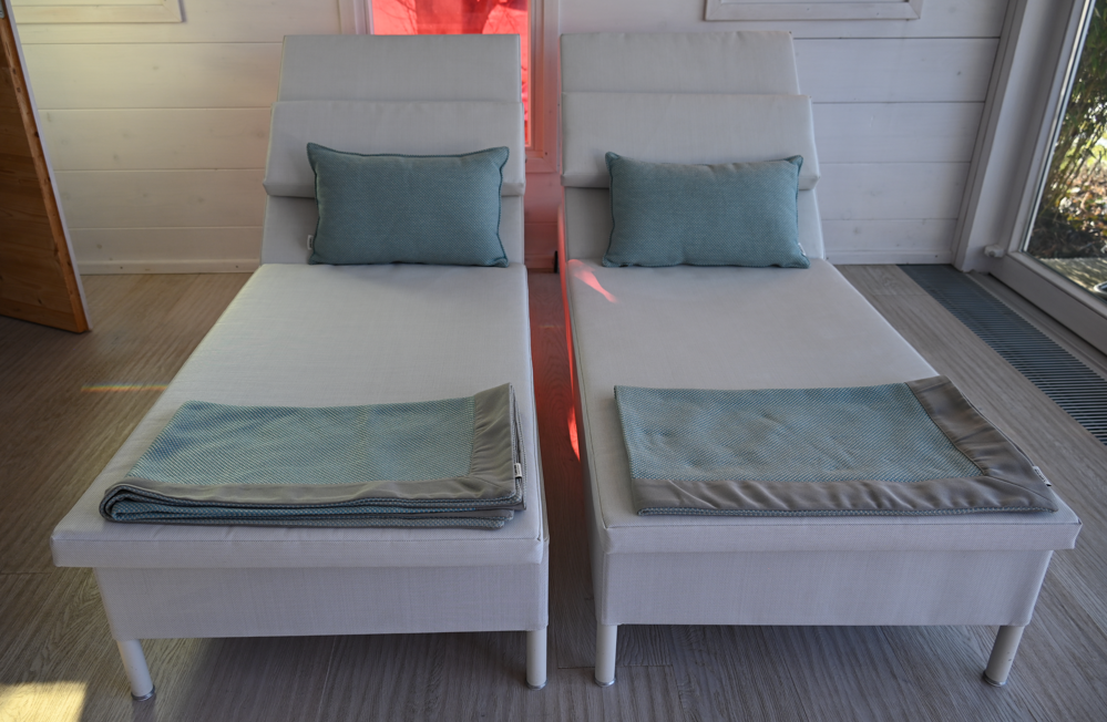 2 Sun Loungers Cane-line Rest EXHIBITION PIECE