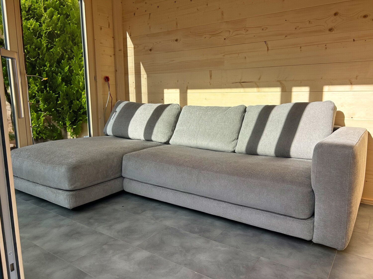 Mobile Luxus Sauna – Gartensauna auf 3,5 t Trailer mit Gasofen &amp; Designausstattung (607 × 251 cm)