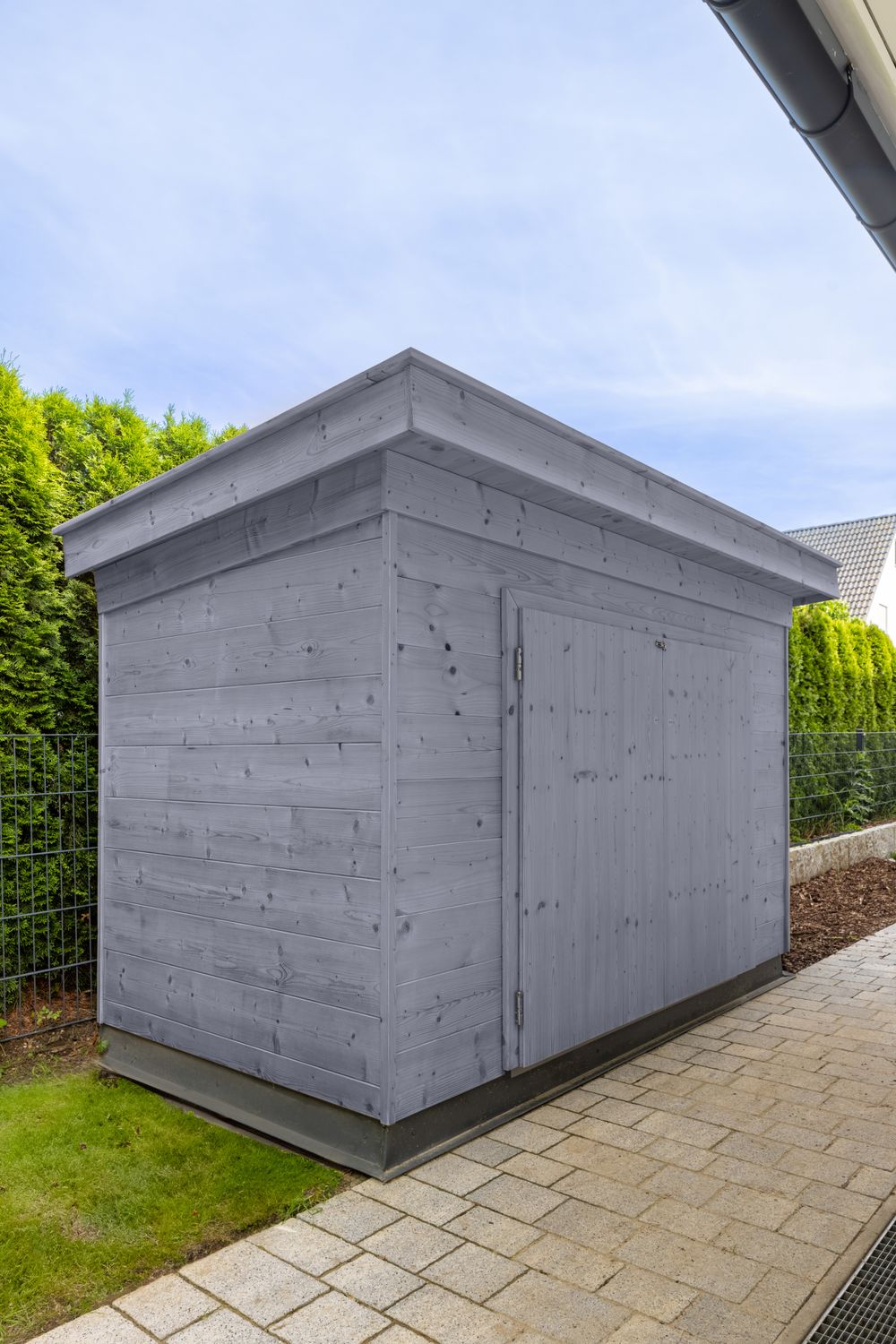 Exklusives Pooltechnikhaus grau, komplett montiert