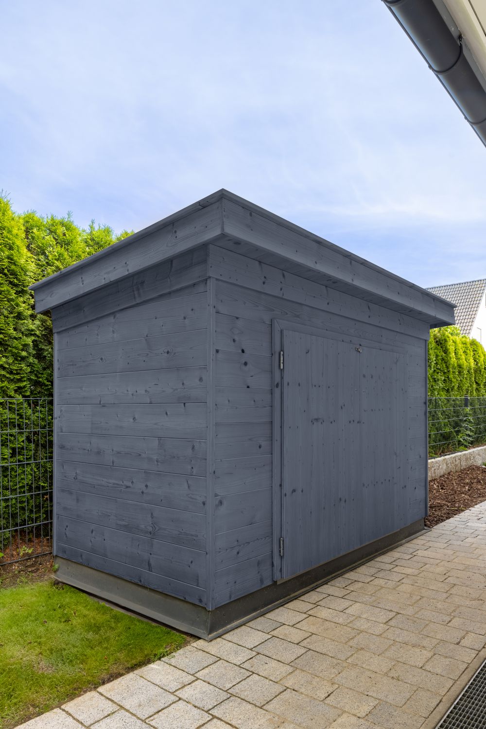 Hochwertiges Pooltechnikhaus graphit, komplett montiert