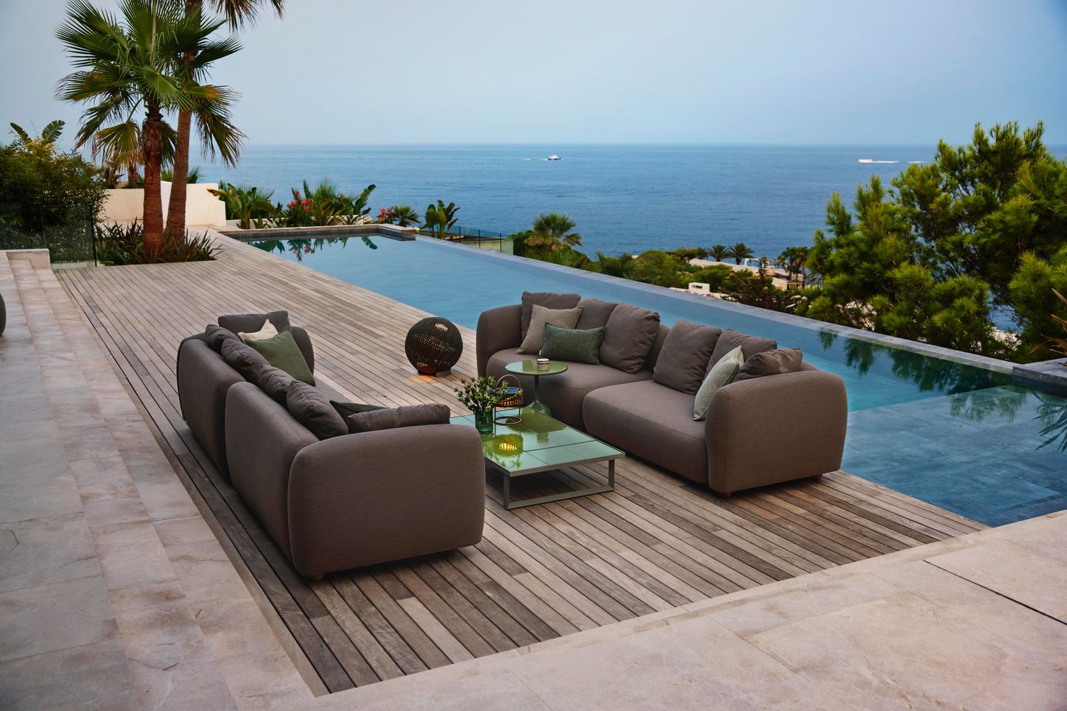 Outdoor Couch: Rent Cane-line Capture