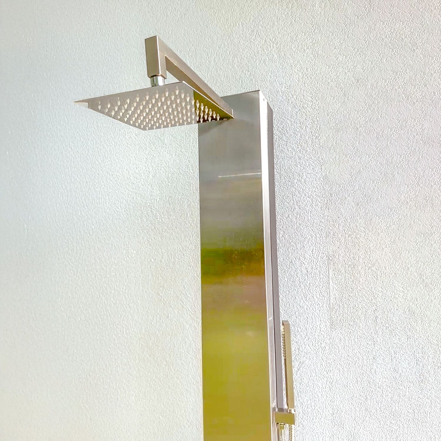 Māre Luxe – Solar-Heated Stainless Steel Garden Shower
