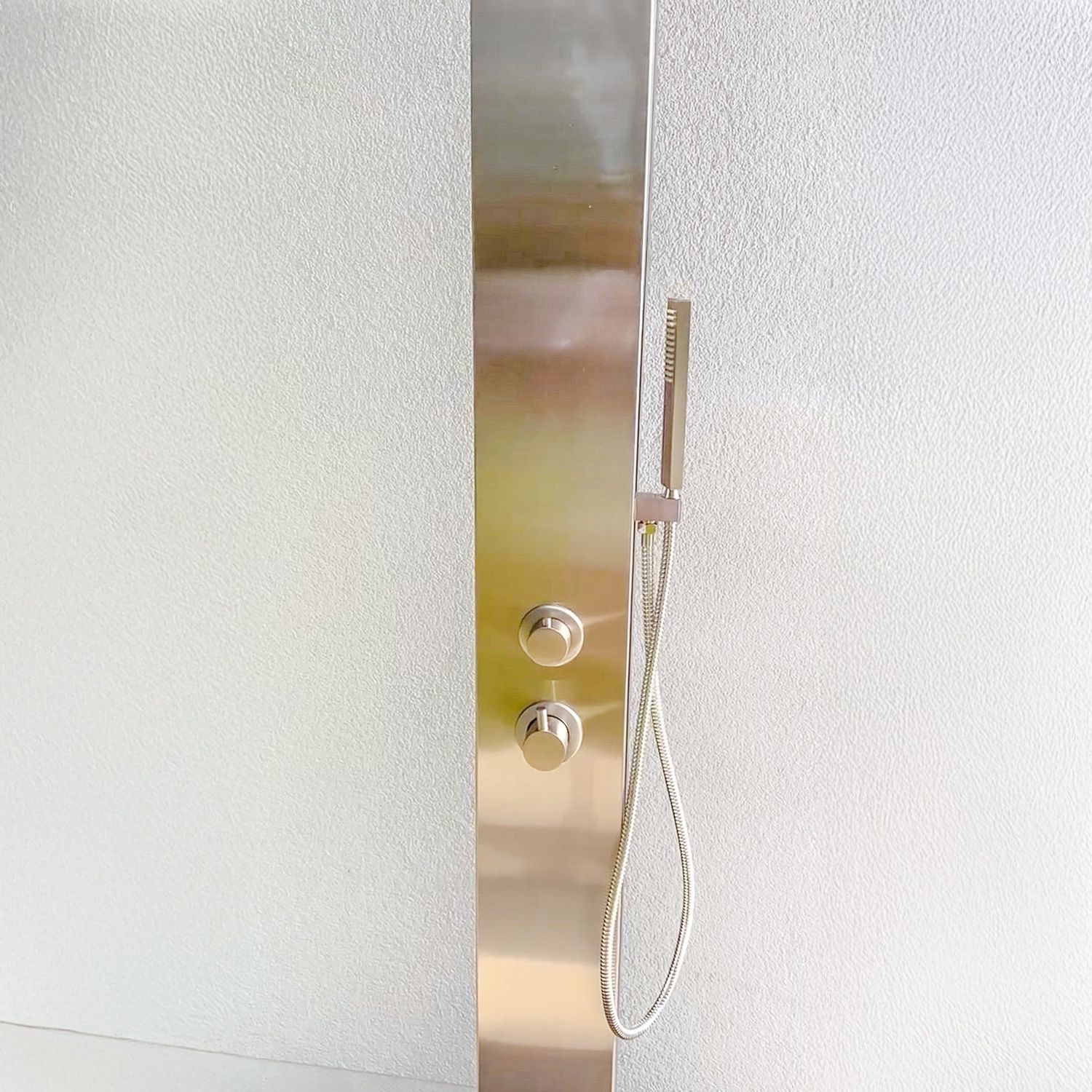 Māre Luxe – Solar-Heated Stainless Steel Garden Shower