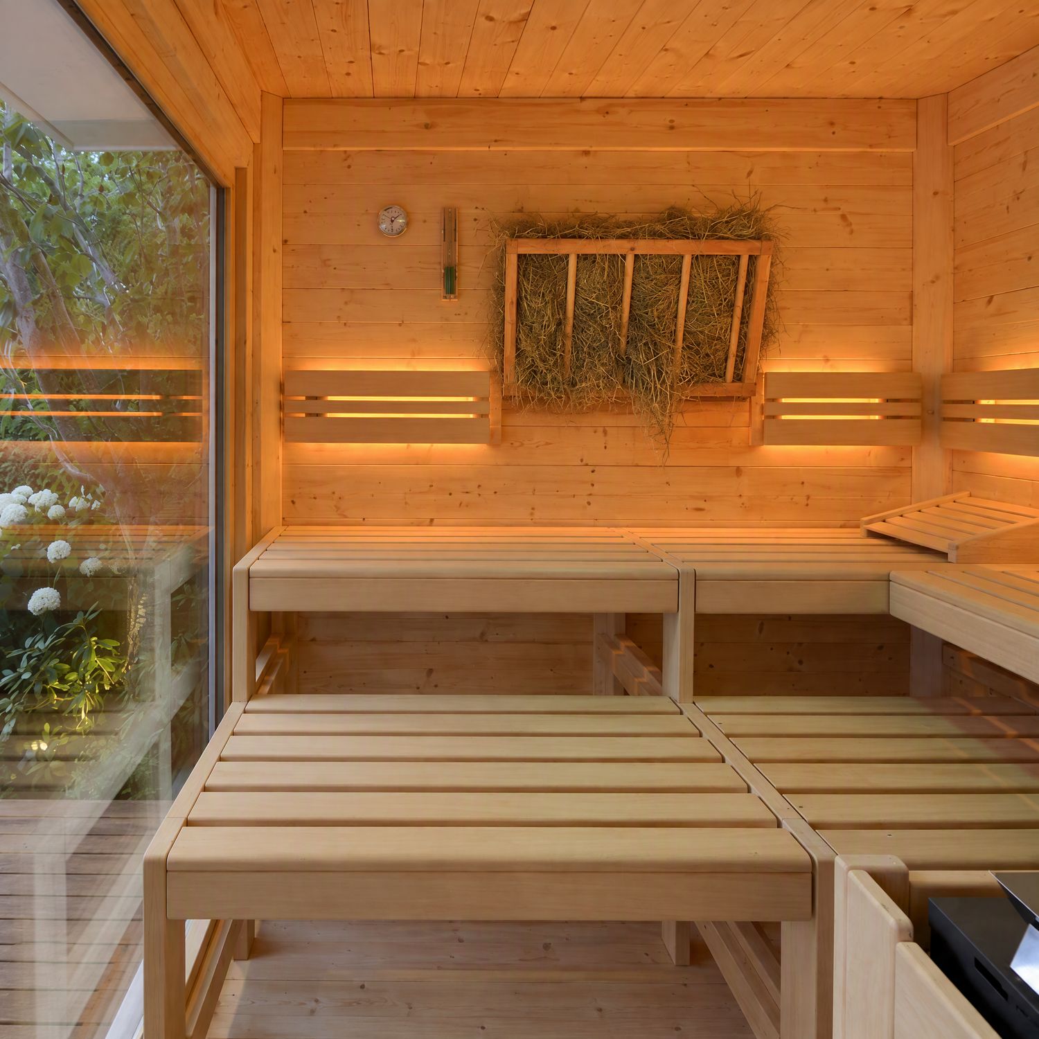 HEIRLOOM Alpine Hay Rack – Handgefertigte Sauna-Heuraufe aus massiver Fichte | 90 × 55 cm