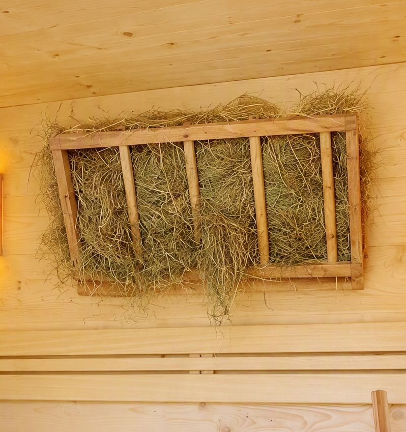 HEIRLOOM Alpine Hay Rack – Handgefertigte Sauna-Heuraufe aus massiver Fichte | 90 × 55 cm